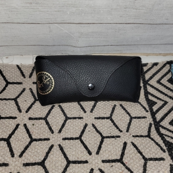 RAY-BAN BLACK SUNGLASSES CASE w CLEANING CLOTH - Picture 1 of 8